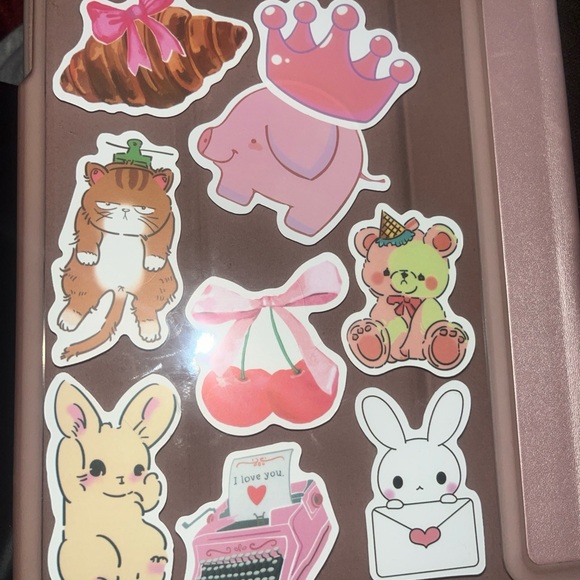 Apple iPad 9.7inch with WiFi 32GB- Space Gray (2017 Model) (USED AND NOT LOCKED) - Picture 6 of 8